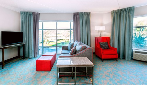 Room, 1 King Bed, Accessible, Corner (Hearing Impaired)