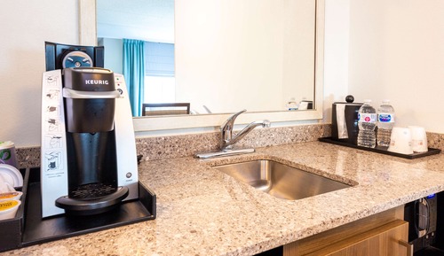 Deluxe Room, 1 King Bed, Accessible, Non Smoking (Hearing Impaired)