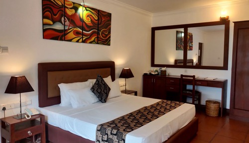 Pool Deck Deluxe Room with Complimentary Airport Transfer
