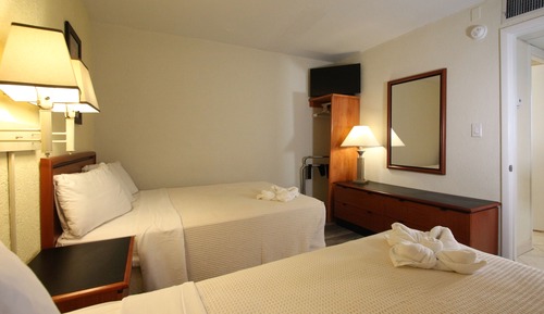 Pool/Oceanview 1 Bedroom Efficiency Suite