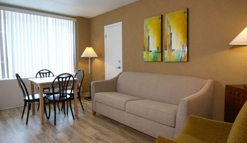 Street View 1 Bedroom Efficiency Suite