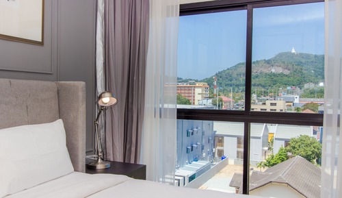 Deluxe King Room