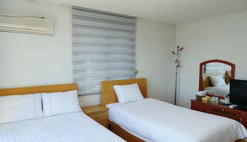 Basic Twin Room