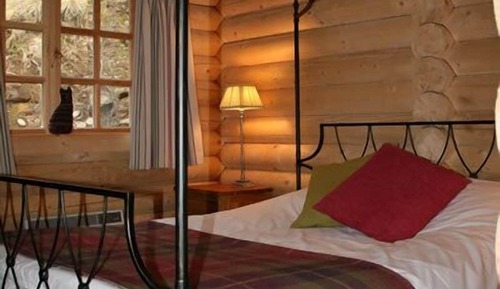 Standard Chalet, 1 Bedroom (Four Poster Bed)