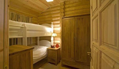 Standard Chalet, 2 Bedrooms (Four Poster Bed)