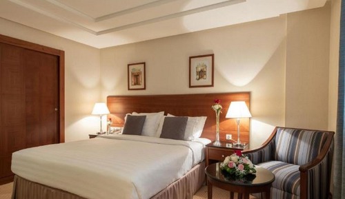 Standard Room, 1 King Bed