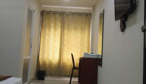 Deluxe Room, 1 Queen Bed, Accessible, Non Smoking