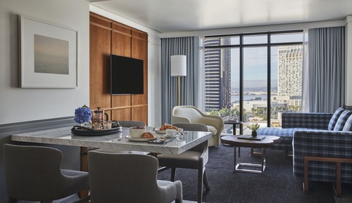 Deluxe One Bedroom Suite