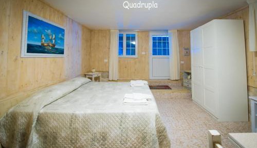 Quadruple Room with Bathroom