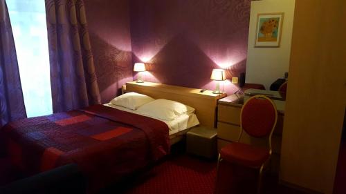Single Room with Private Bathroom