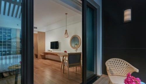 King Room with View - Non-Smoking