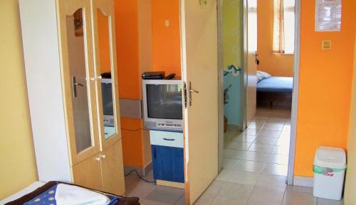 Single Room with Shared Bathroom