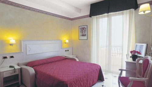 Studio (2 Adults)