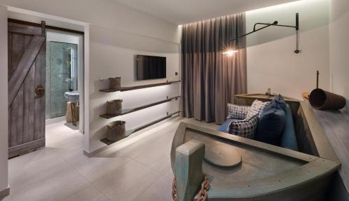 Deluxe Junior Suite with Balcony