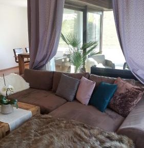 Apartment mit Balkon