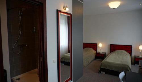 Twin Room with Shared Kitchen