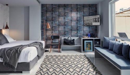 Deluxe Suite with Acropolis view and terrace