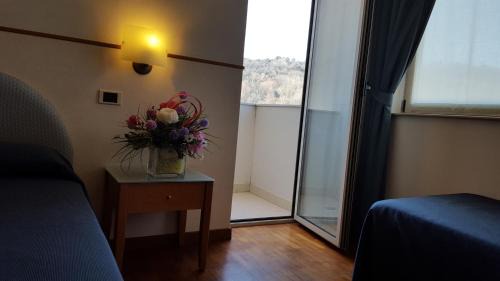 Double Room with Extra Bed and Sea View