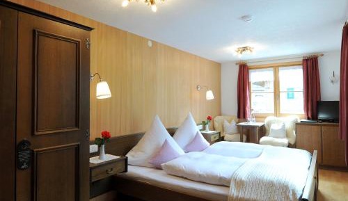Double Room with Private External Bathroom