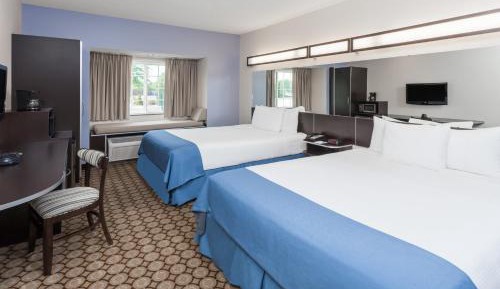 Queen Room with Two Queen Beds - Non-Smoking
