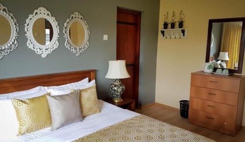 Queen Room with Garden View