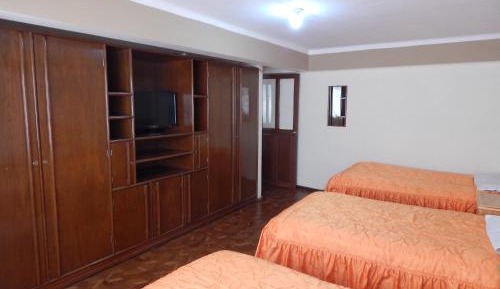 Basic Triple Room with Shared Bathroom