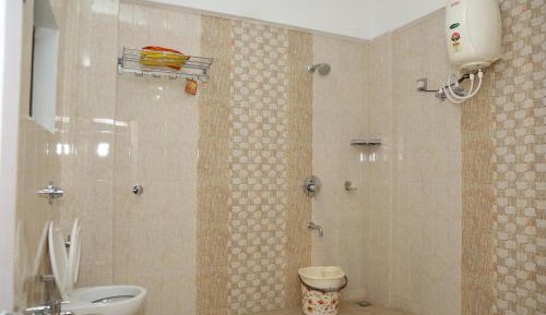 Deluxe Double Room (2 Adults + 1 Child)