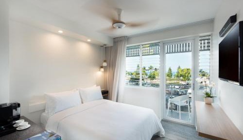 Designer Queen Room - Water Aspect