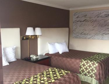 Queen Room with Two Queen Beds - Smoking