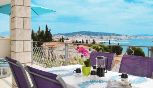 Deluxe Apartment with Sea View