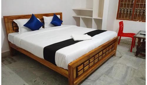 Standard Double Room with Shared Bathroom