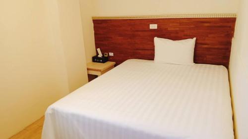 Single Room with Private Bathroom