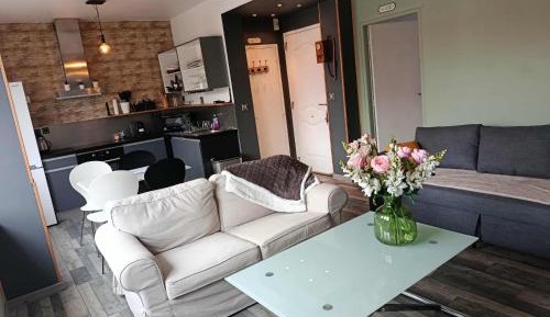 One-Bedroom Apartment with Terrace