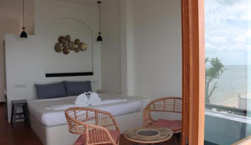 Deluxe Double Room with Balcony and Sea View