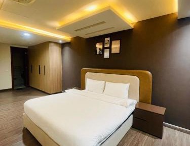 Two-Bedroom Deluxe Apartment with Balcony
