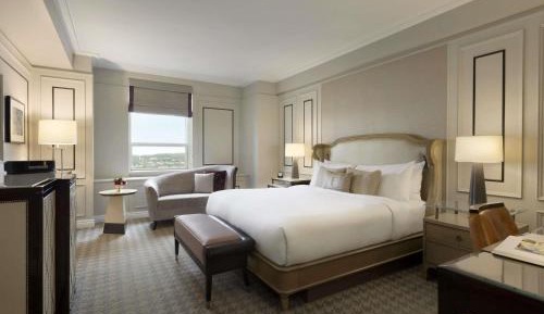 Fairmont Gold City View King Room