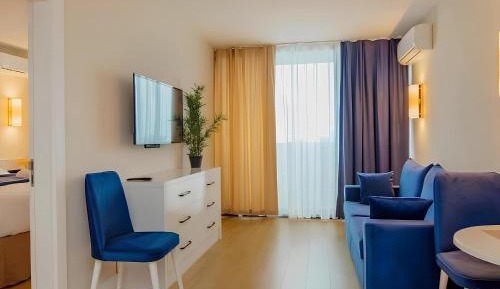 Junior Suite with Mountain View