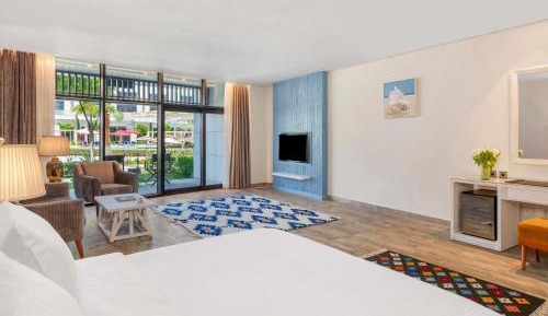 Grand Deluxe Room