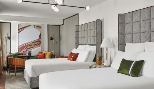 Deluxe Queen Room