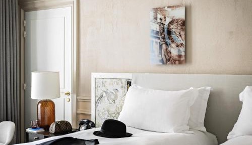 Premium Luxury Single Room with Two Single Beds and Courtyard or Rue Scribe View