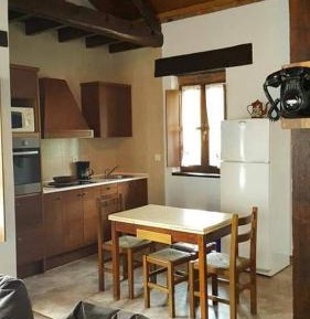 Two-Bedroom Apartment with Mountain View