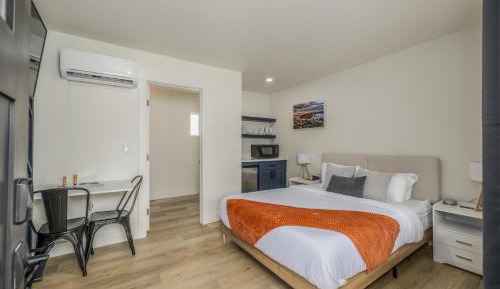 Studio Apartment with Queen Bed