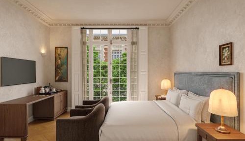 Suite with City View