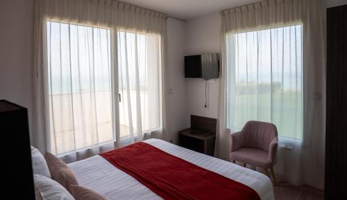 Deluxe Suite with Sea View