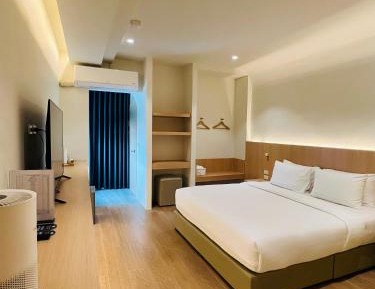 Deluxe King Room