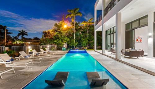 Six-Bedroom Holiday Home