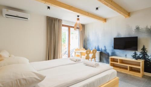 Apartment with Mountain View