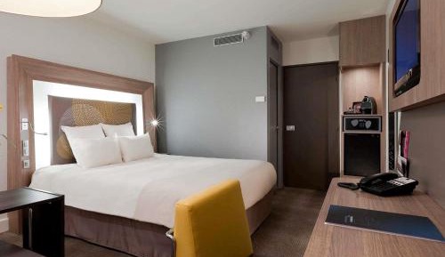 Executive Room with 1 Queen-Size Bed with Eiffel Tower View