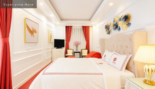Deluxe Queen Room