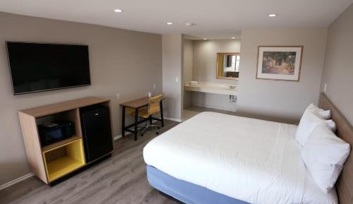 King Room - Non-Smoking